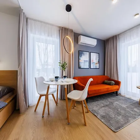 M1 Aura With Ac, Free Parking By Staynest