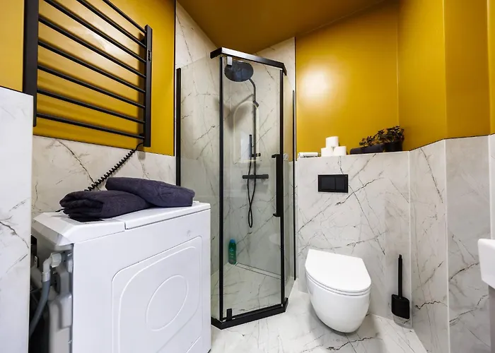 M1 Aura With Free Parking By Staynest رشيشوف